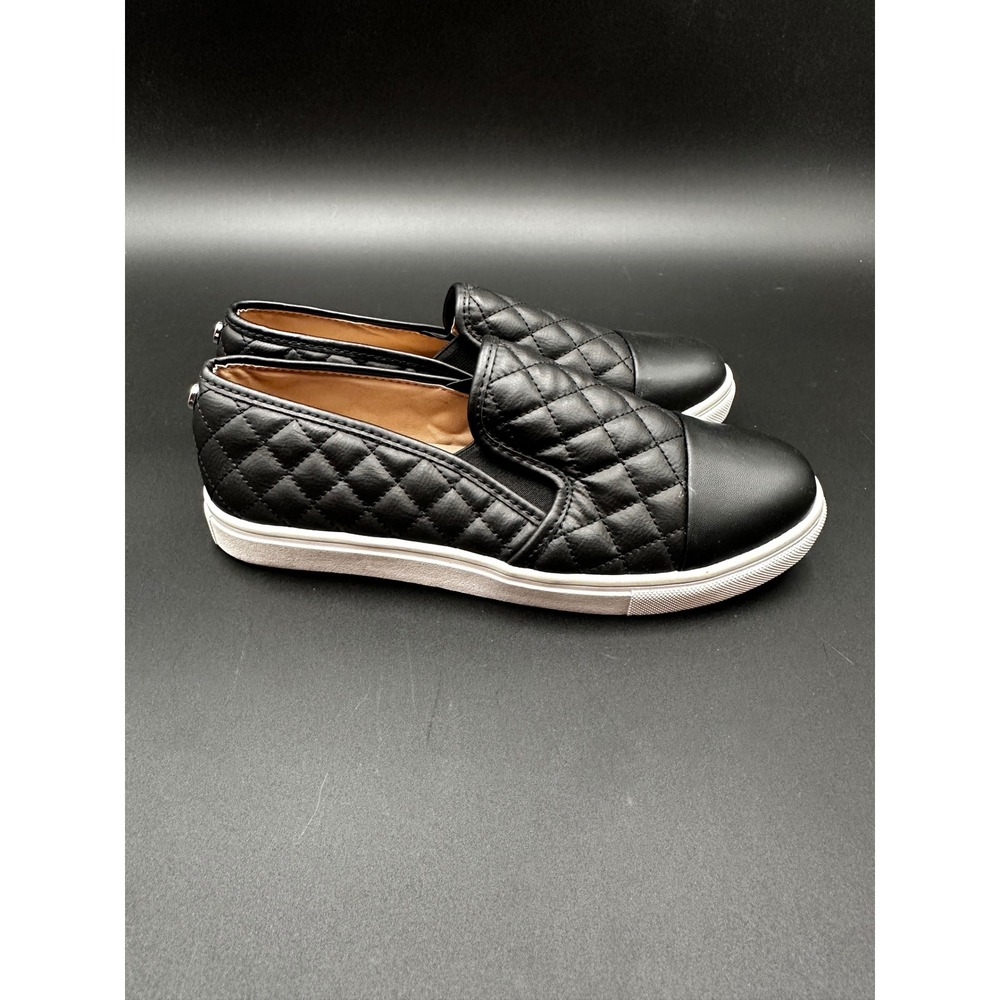 Steve Madden Black Quilted Slip On slim Fit Sneakers Women's Size 9.5M - Picture 3 of 8